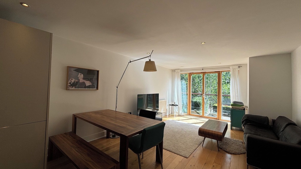 Larkhall Apartment | Stylish 1BD Flat in Gated Community, Clapham