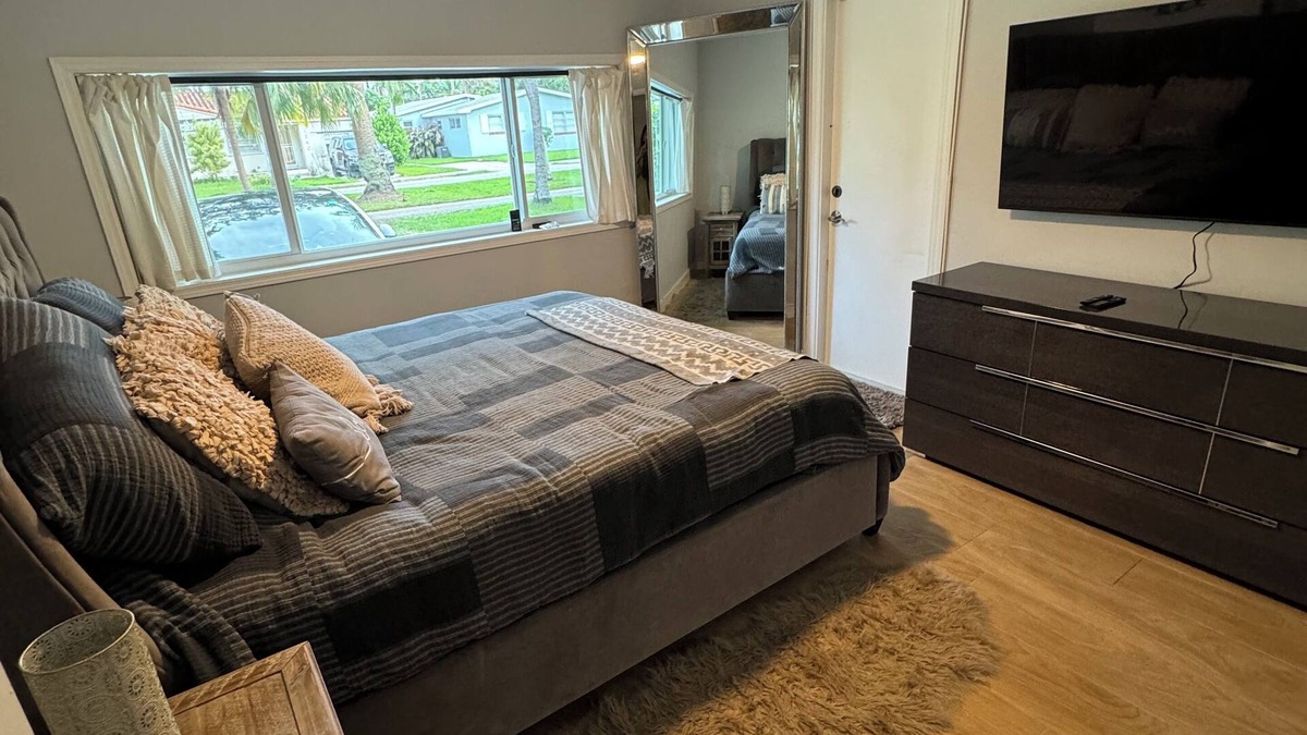 Miami Shores Apartment | Stylish 1bedroom and bath studio with private entrance and parking. Central