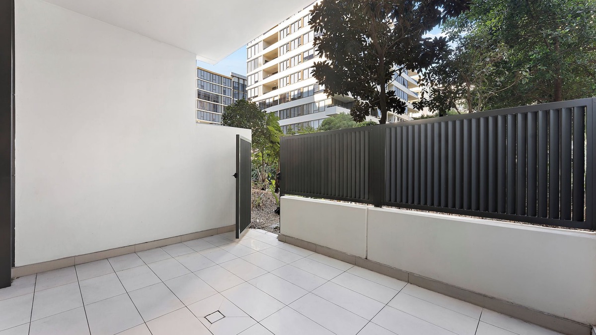 Mascot Apartment | Stylish 1BR - Airport Access & City Convenience