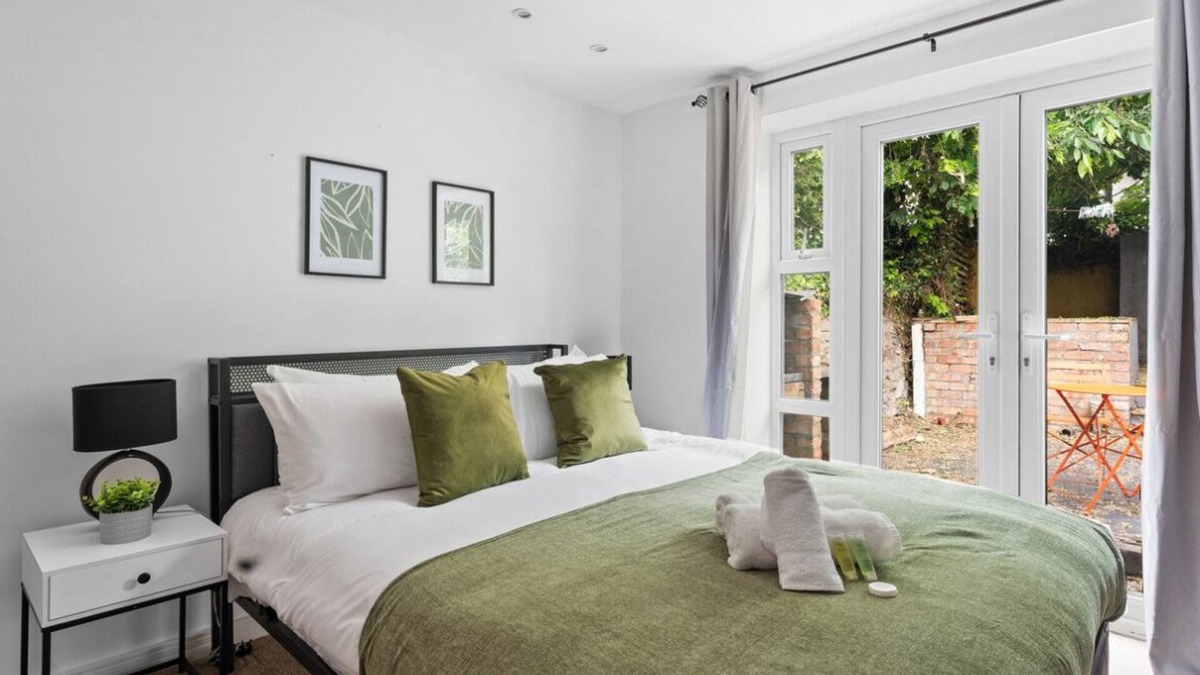 Adamsdown Apartment | Stylish 1BR City Centre Garden Netflix