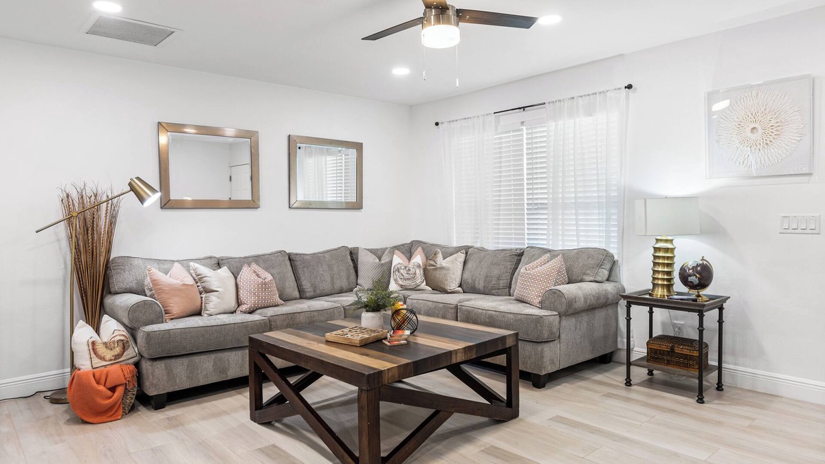 East Naples House | Stylish 2 bedroom Close to beaches, parks and downtown Naples