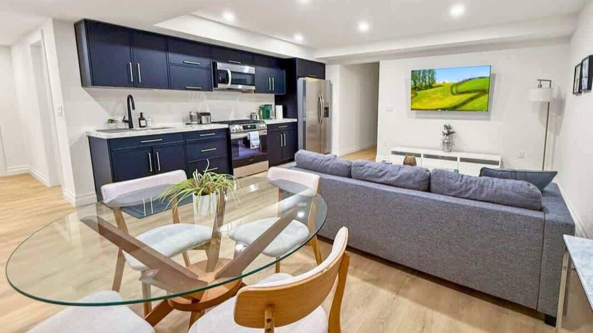 LaSalle Apartment | Stylish 2-BR Basement Suite with Private Entrance