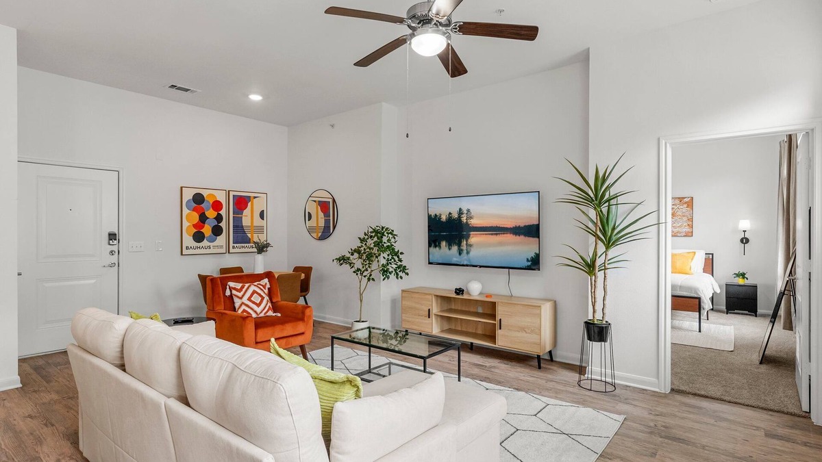 Montopolis Apartment | Stylish 2BR Apartment! Pool, Gym & Prime Location Near Downtown & Airport