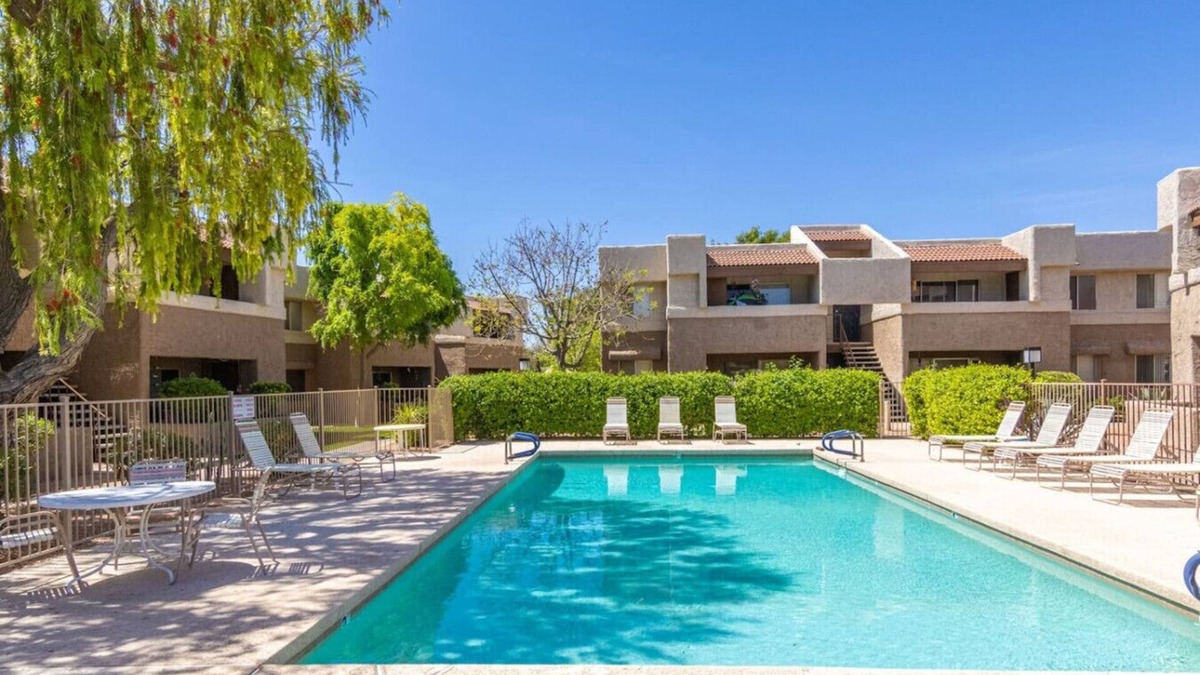 Paradise Valley Village Apartment | Stylish 2BR Condo w/Gym, Pool & Hot Tub Access
