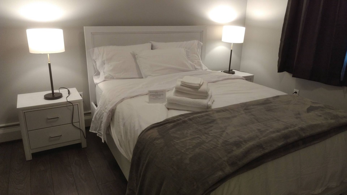 Stony Plain Condo | Stylish 2BR2Bath Condo Near Westview w/ UG Parking