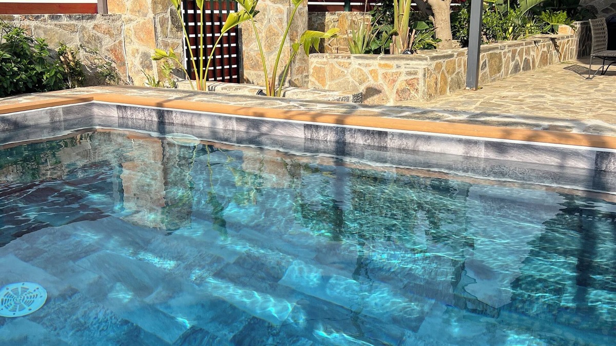 Kalo Chorio Apartment | Stylish 3bdr apartment with a private pool, jacuzzi, jym, barbeque and fireplace