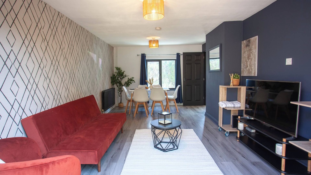 Hatfield House | Stylish 3Bed Home