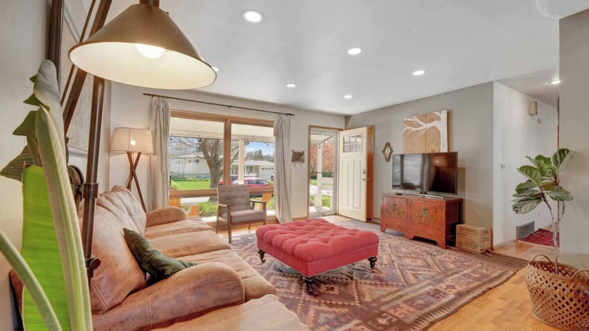 Urbana House | Stylish 3BR Private Home Near UIUC & Downtown