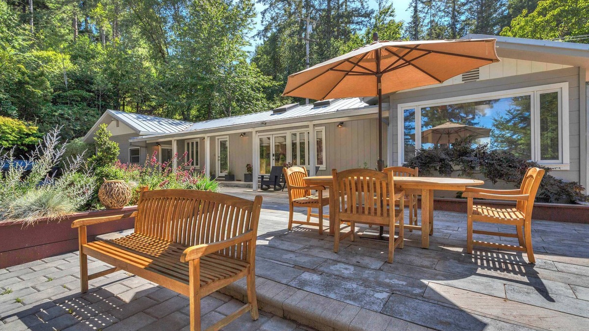 Occidental House | Stylish 3BR Retreat Close to Coast & Wineries