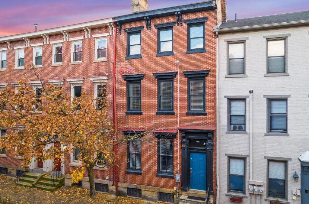 East Allegheny House | Stylish 4 Bedroom Loft Home, North Shore, City Skyline View Close to NHL, NFL