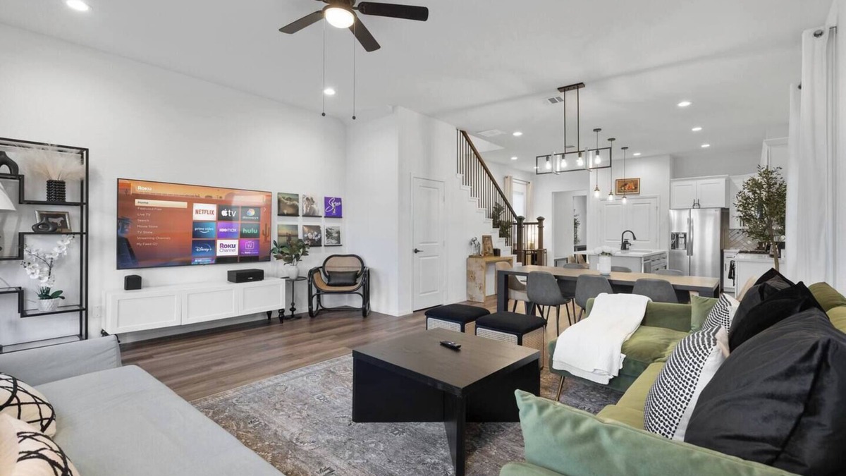 Northside House | Stylish 4BR Home Close to Downtown + Free Parking
