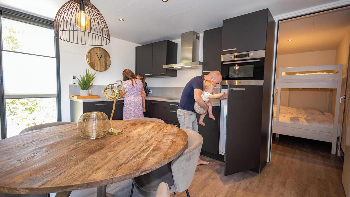 Maasbree House | Stylish 5-person forest house with spacious terrace and forest views – ideal for families or small groups seeking peace and comfort.