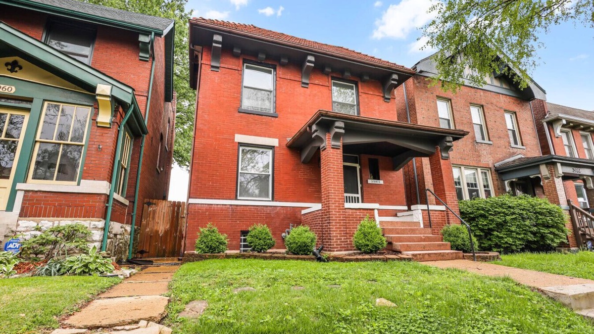Tower Grove South House | Stylish 5BR | Near Downtown | Private Backyard