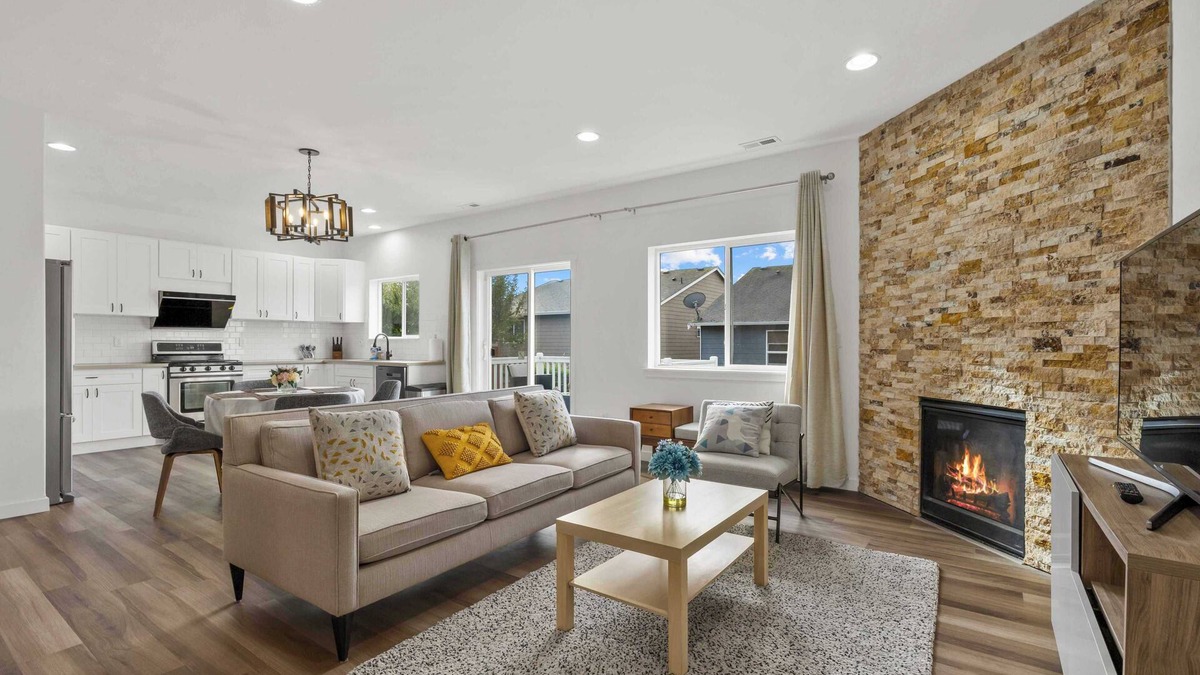 Bothell House | Stylish and Contemporary Retreat on 223rd Place SE - Perfect Getaway Spot #41847