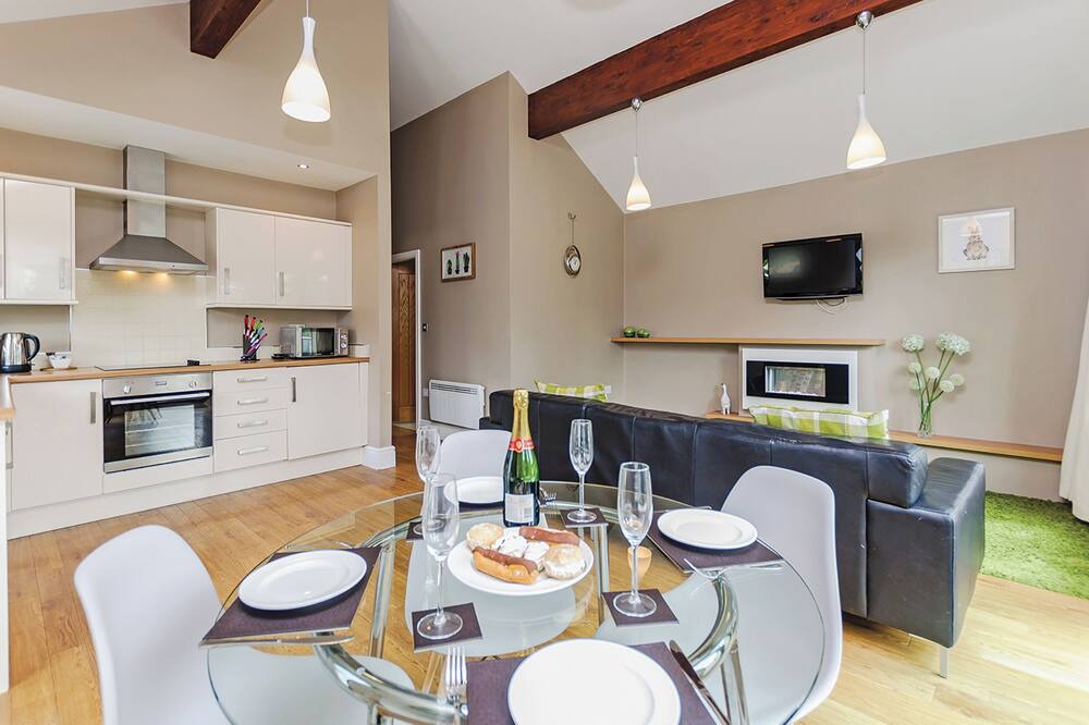 Selby Ski Chalet | Stylish and contemporary lodge.