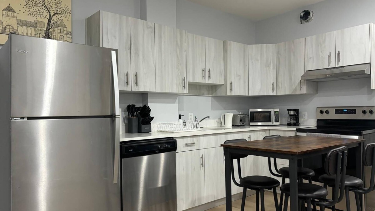 Lynnwood Ridge Apartment | Stylish and Cozy Guest Suite