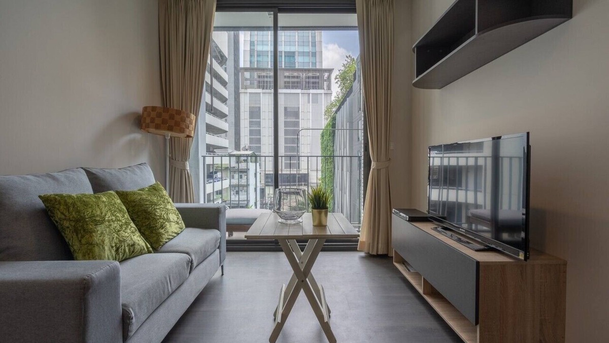 Asoke Condo | Stylish and Modern 1 BR - 3 mins walk to MRT Sukhumvit and BTS Asoke