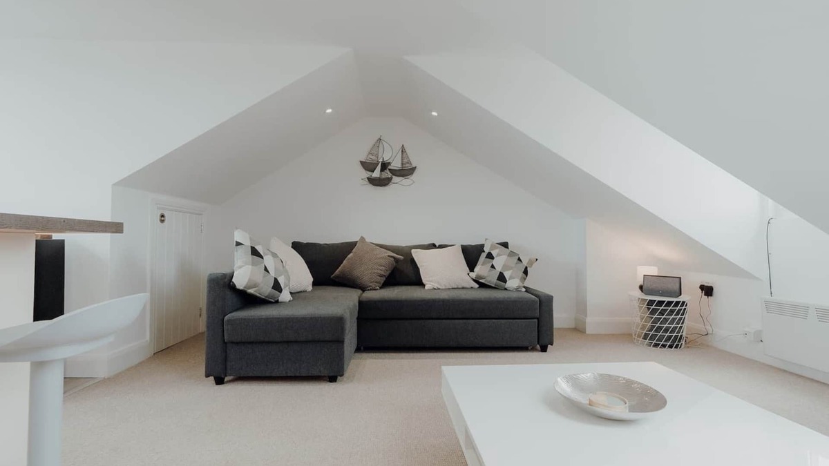 Herne Bay Apartment | Stylish and Modern 2-Bed Apartment in Herne Bay