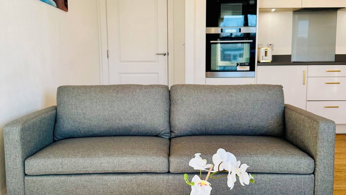Limehouse Apartment | stylish apartment in zone 2