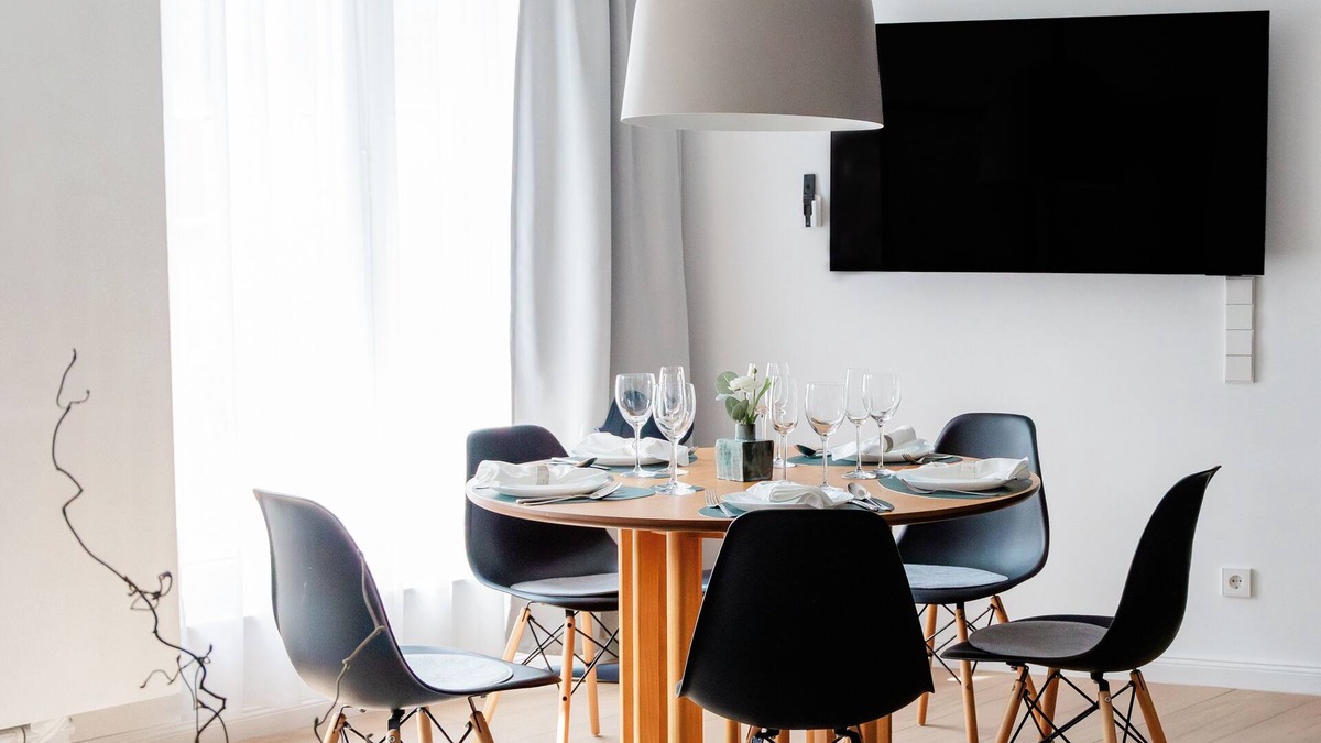 Region Hannover District Apartment | Stylish apartment: top location, quiet, parking- perfect for business & vacation