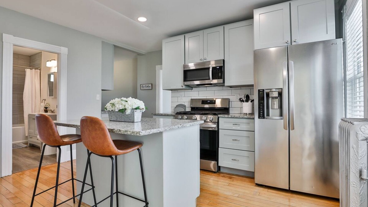 North Andover Apartment | Stylish Apartment Near Downtown & Major Highways