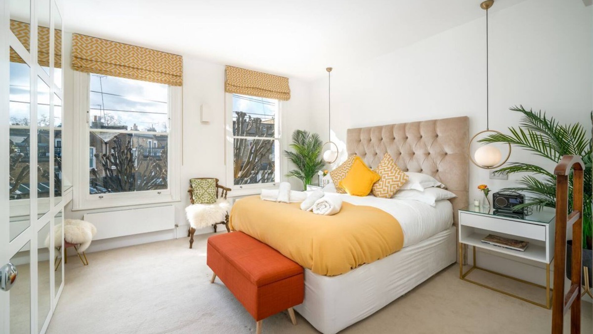 Shepherd's Bush Apartment | Stylish apartment with two beds in Shepherd’s Bush
