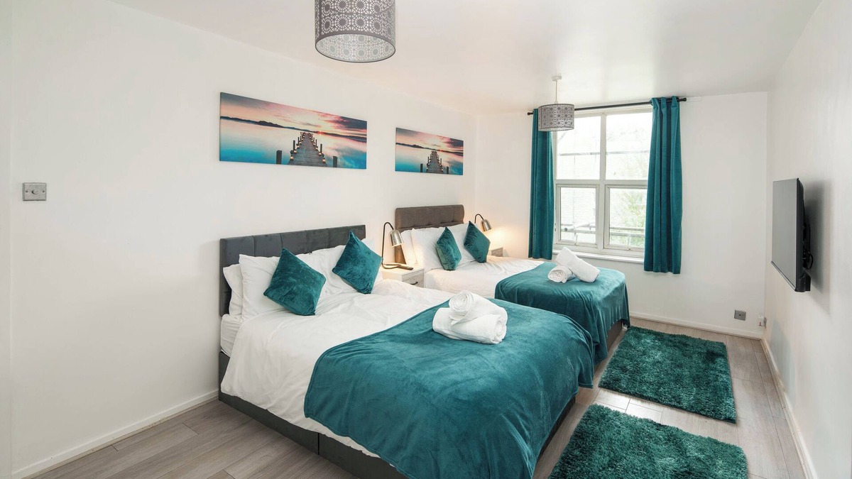 Gipsy Hill Apartment | Stylish apartment with WIFI, modern decor and easy access to Central London