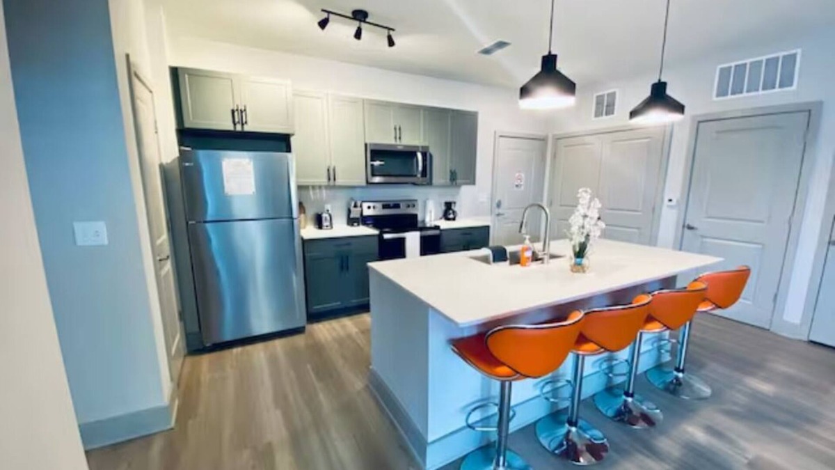 East Ybor Apartment | Stylish Apt in Historic Ybor City! Mins away from 7th Avenue and Downtown Tampa!
