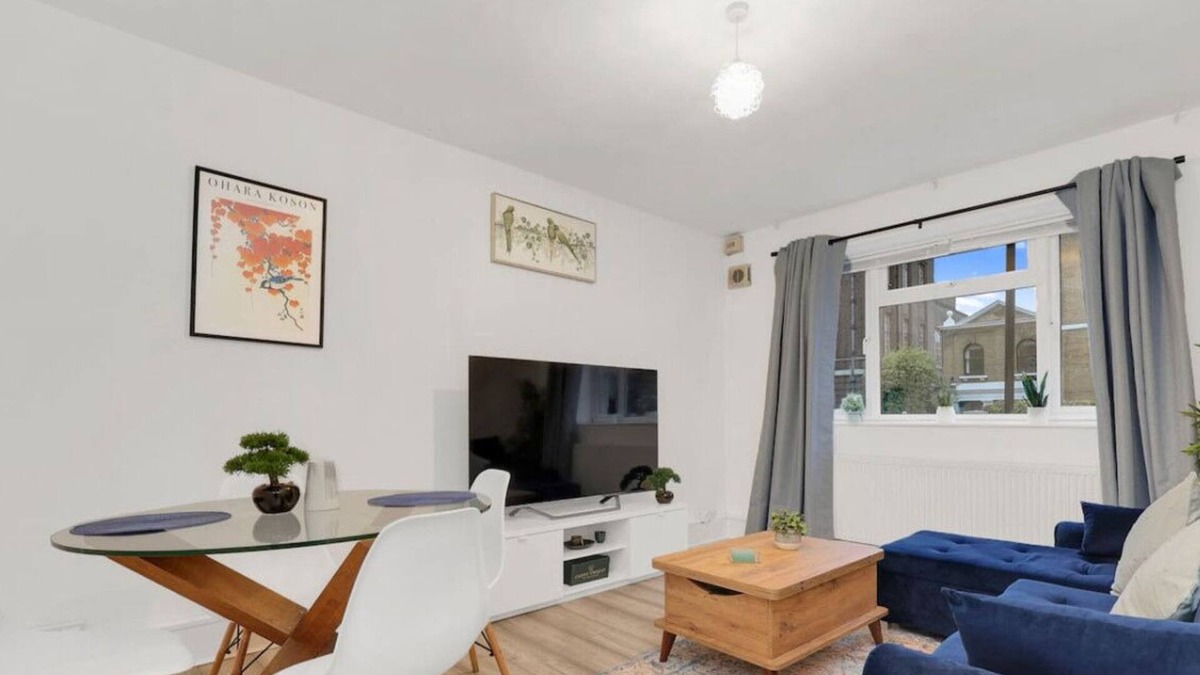 Mildmay Apartment | Stylish Apt w Kingsize Bed near Arsenal FC Stadium