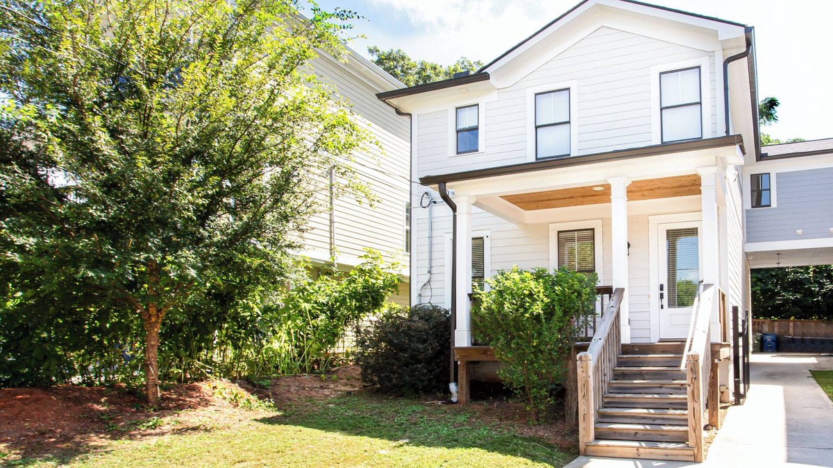 Edgewood House | Stylish Atlanta Retreat Close to Inman & Midtown