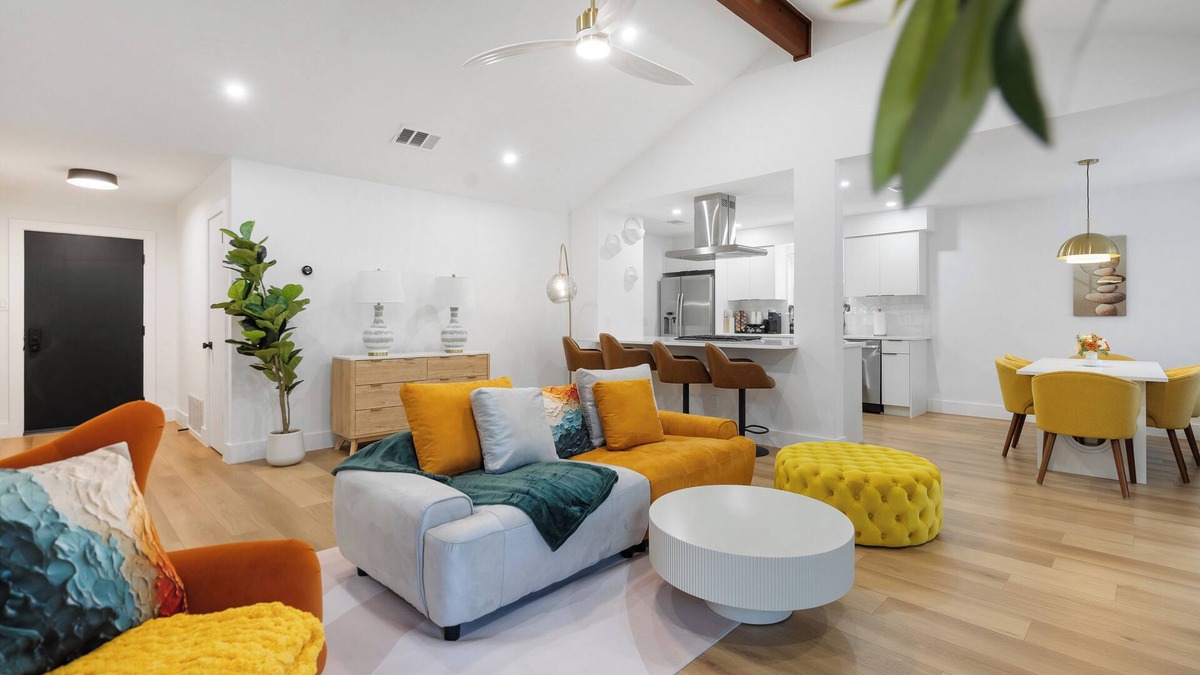 Gracywoods House | Stylish Austin Escape – 4BR, 2BA, Minutes from Domain & Q2 Stadium