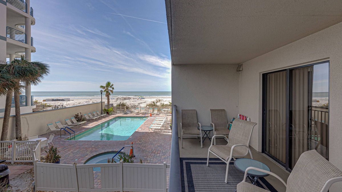 Belle Vista Condo | Stylish Beachfront | Steps from Everything