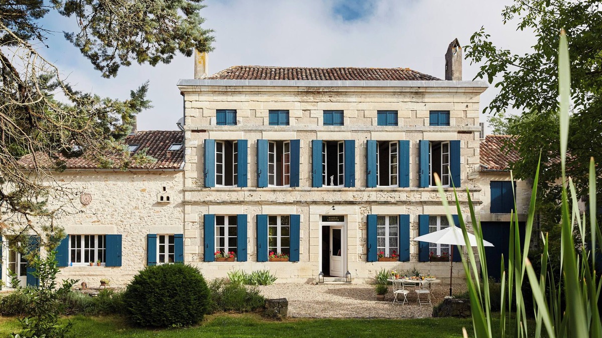 Saint-Martin-Petit House | Stylish Boho Country Manor House, Total Relaxation and Luxury in Wine Country