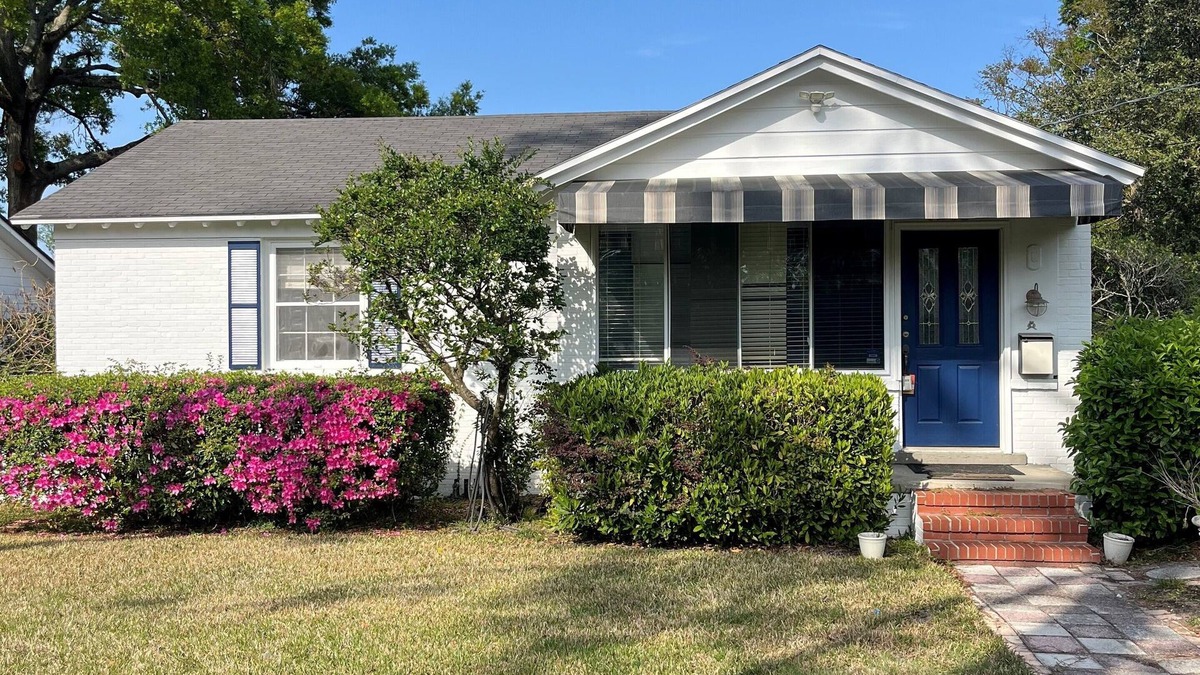 Miramar House | Stylish Brick Bungalow 2-Bedroom Home in Historic San Marco Neighborhood