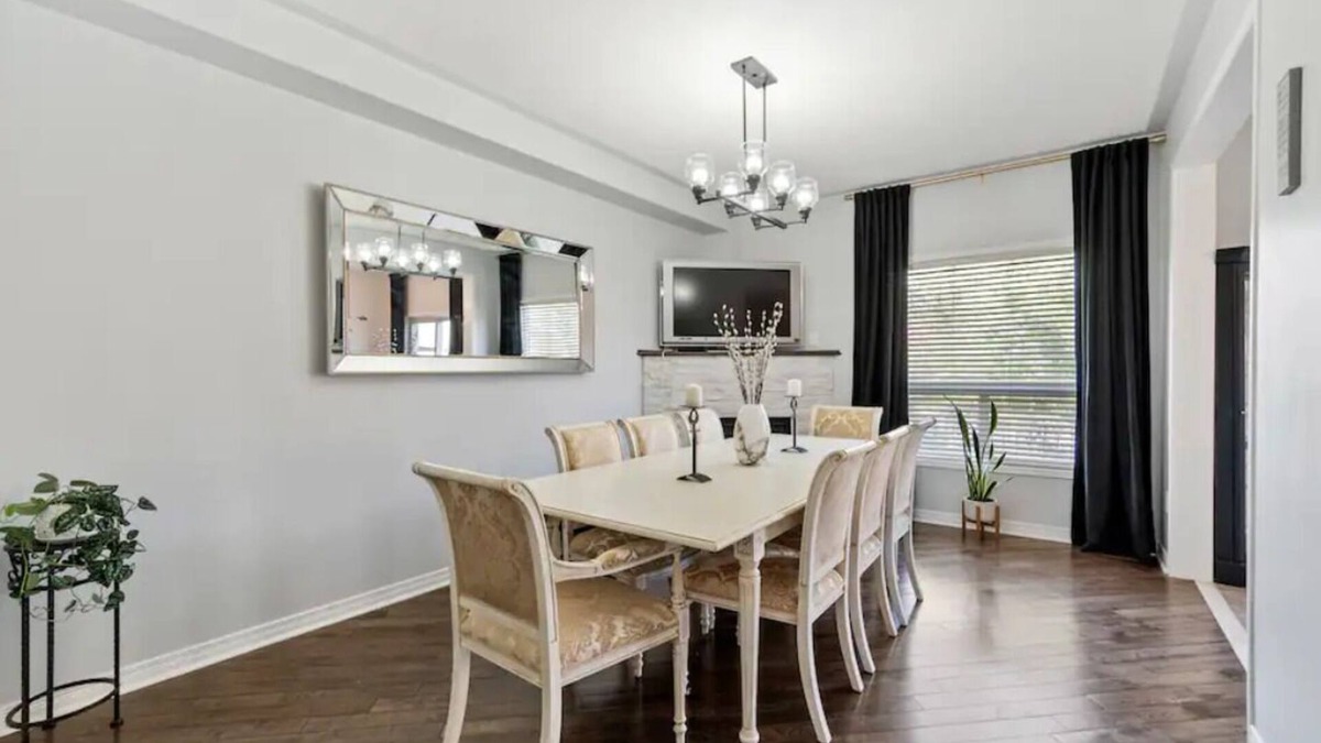 Richmond Hill House | Stylish, Bright & Spacious - 3 Brdm W/1 Parking
