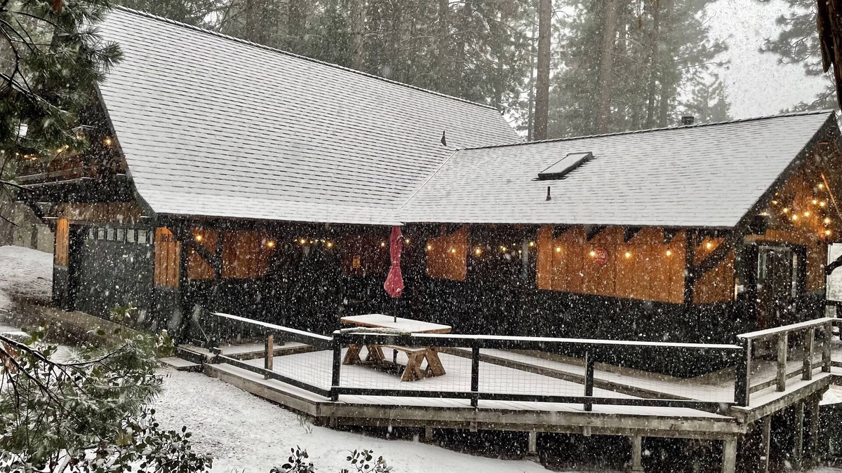 Strawberry Cabin | Stylish, CLEAN and cozy Cabin in Pinecrest Lake/Strawberry