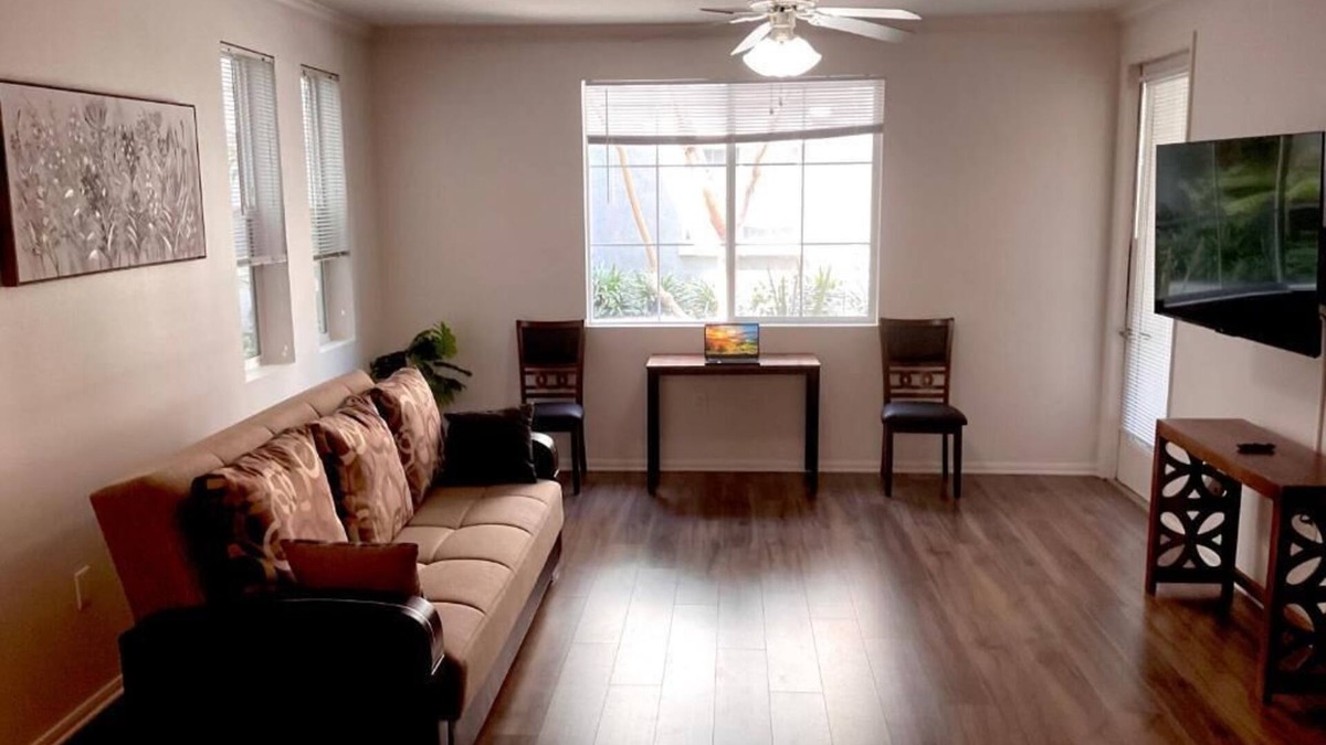 Del Rey Apartment | Stylish coastal escape in Marina del Rey with Modern Resort style amenities.