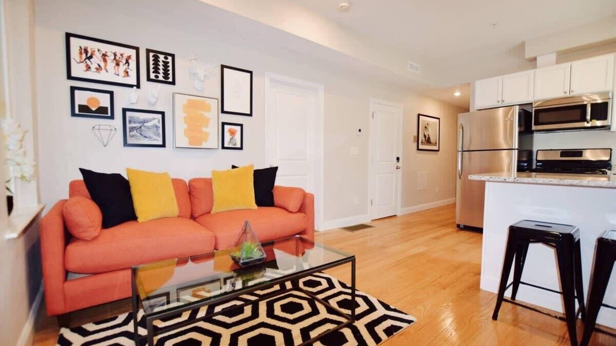 Highland Park Condo | Stylish, Comfortable Luxury | Near T