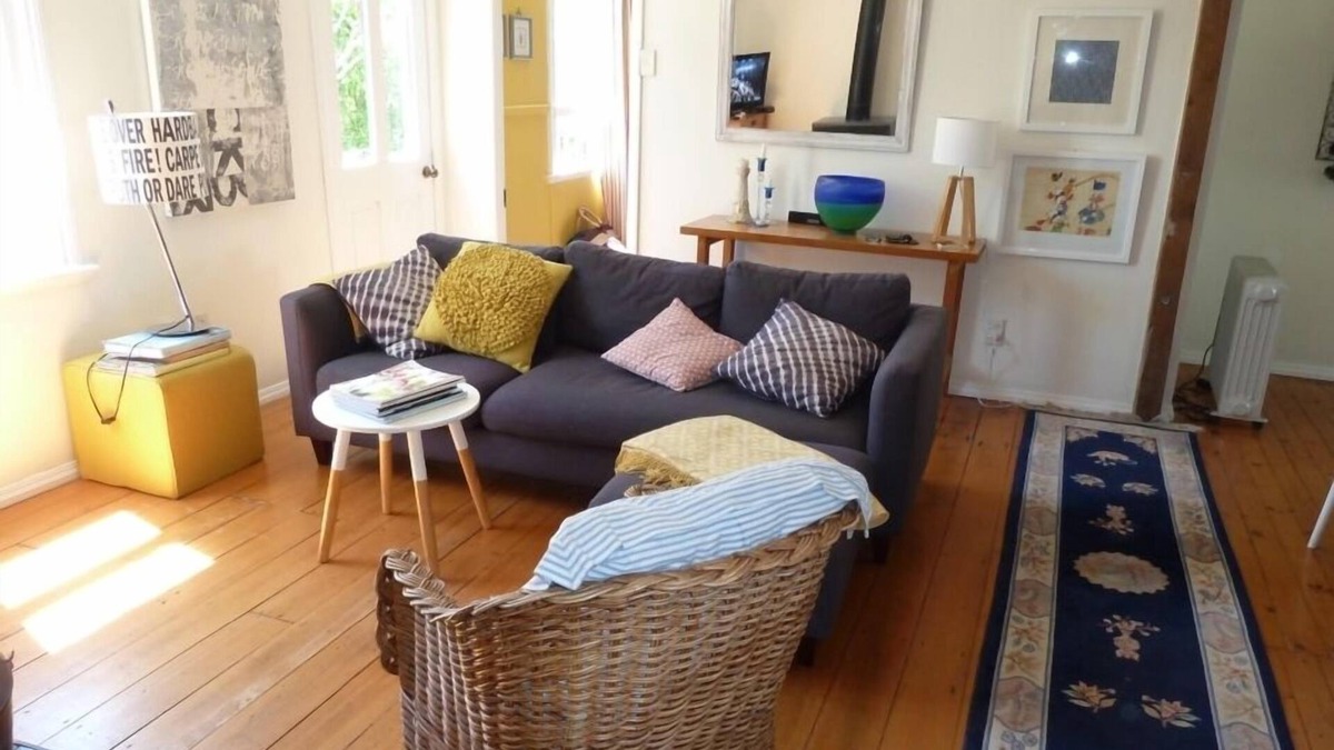 Glentunnel House | Stylish Cottage in beautiful garden setting