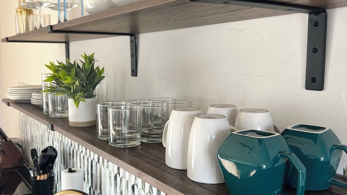Anaconda House | Stylish/Cozy 2 BR Art Deco Retreat- Wifi, AC, Central Location!