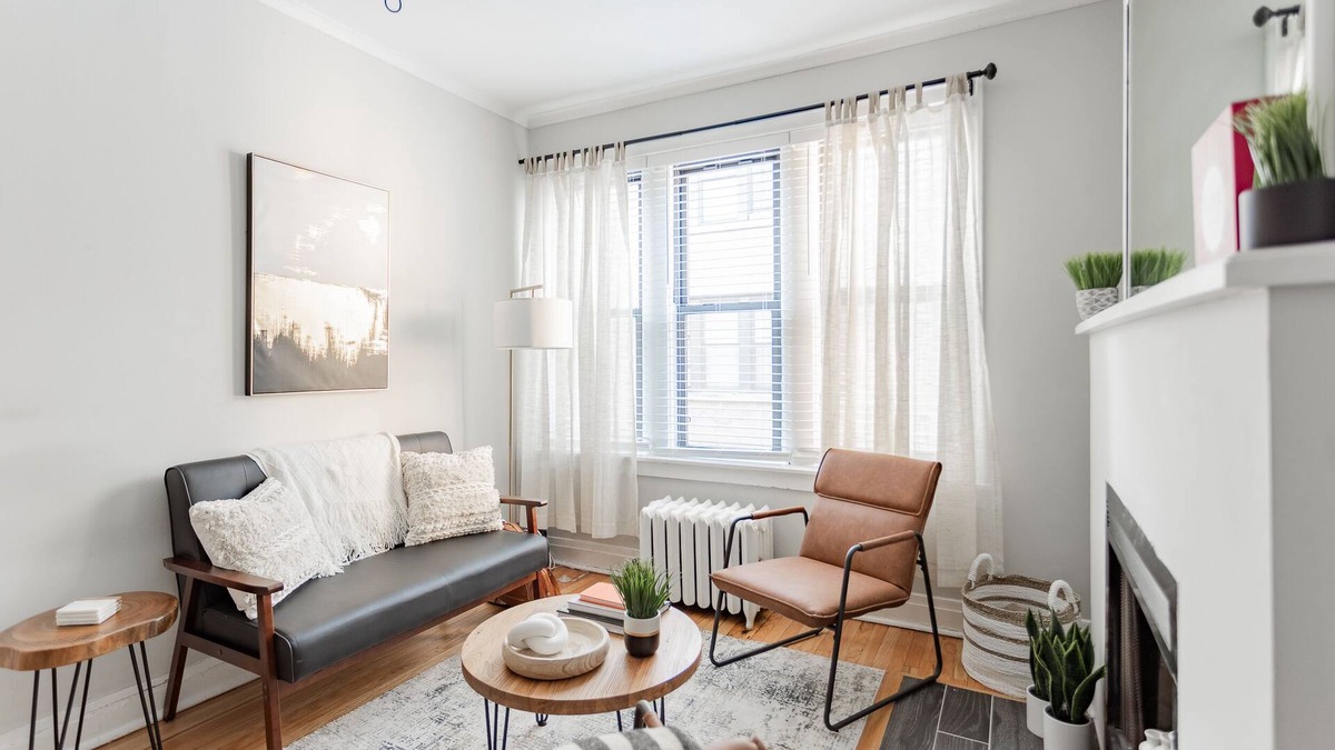 Boystown Apartment | Stylish|Cozy Getaway in Lakeview|1BR|3min~Wrigley