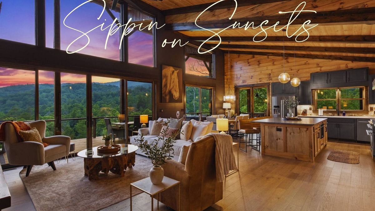 Raccoon Ridge Cabin | Stylish Decór, Mesmerizing Views, HotTub, Secluded
