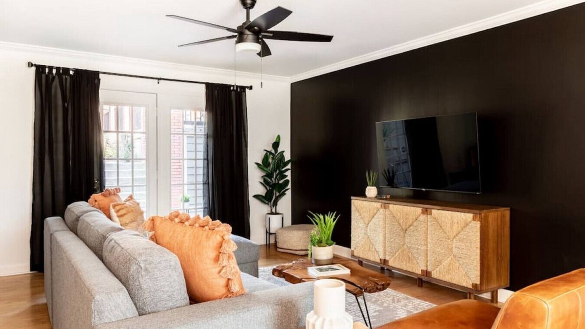 Rutledge Hill Apartment | Stylish Downtown Nashville 3 Beds, 1 Bedroom - Private Patio & Parking