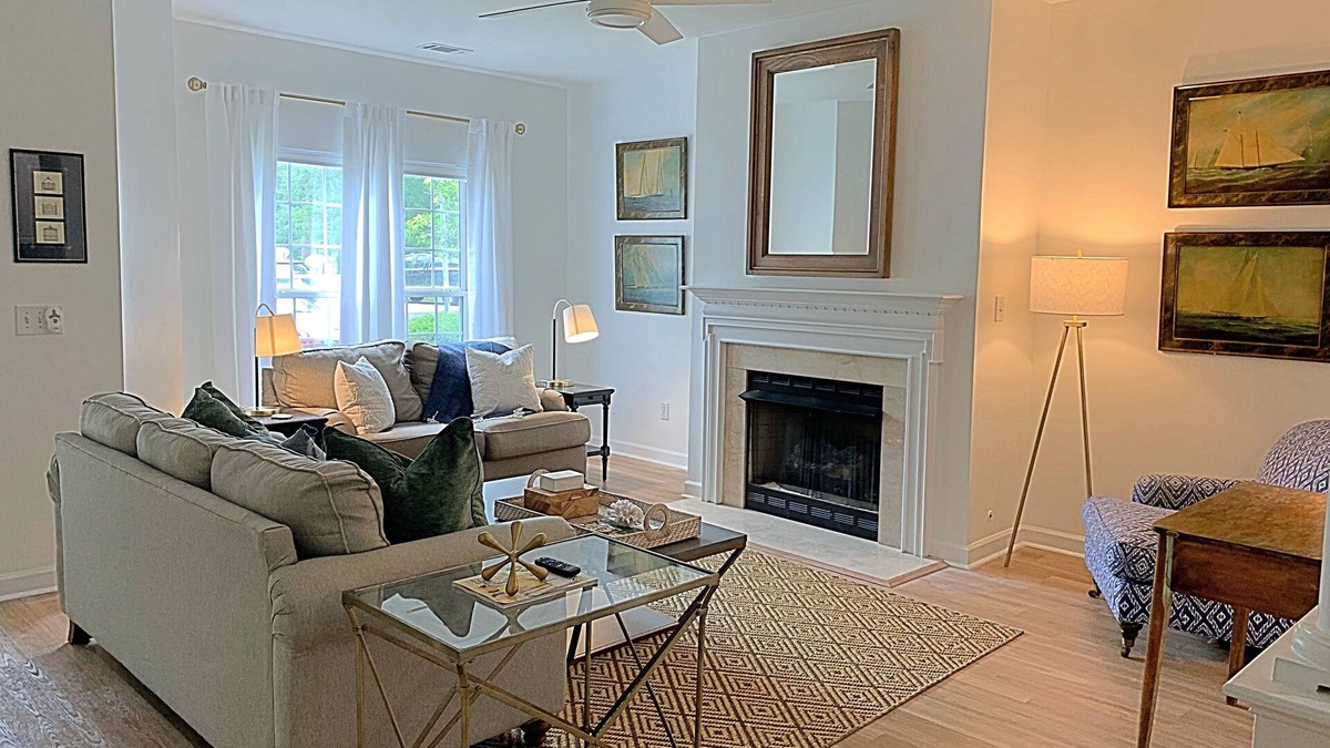 Mount Pleasant House | Stylish Executive Retreat 3 bedroom 2.5 bath