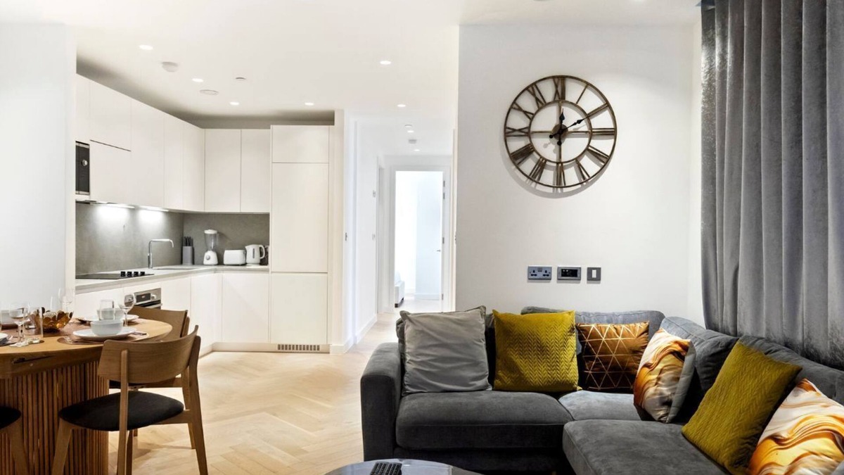 Dudden Hill Apartment | Stylish Flat-Leisure Pool & Gym