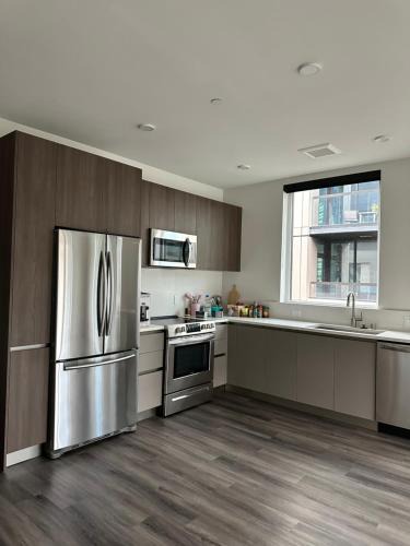 Downtown Oakland House | Stylish Fully Furnished Downtown Retreat