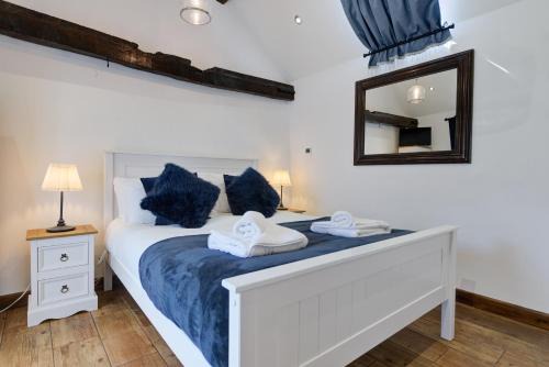 Ufford Apartment | Stylish Getaway - Free Parking, Short Drive to Stamford