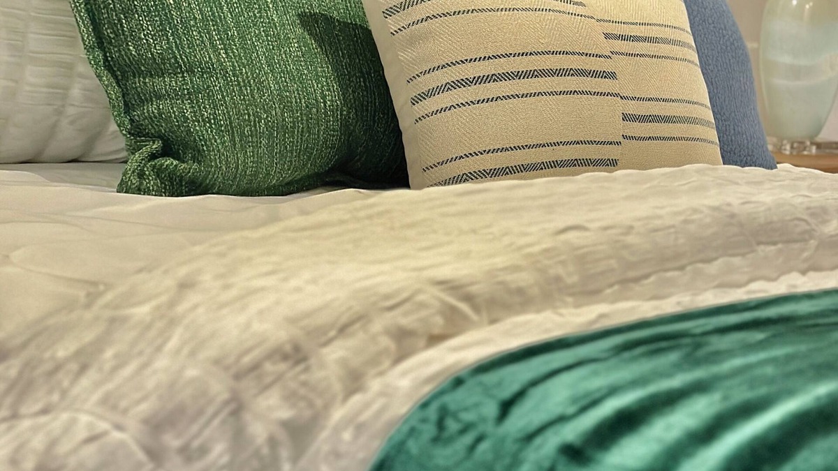 Morrisville House | Stylish Getaway King Suite Workstation for 2 Near RDU Airport & RTP