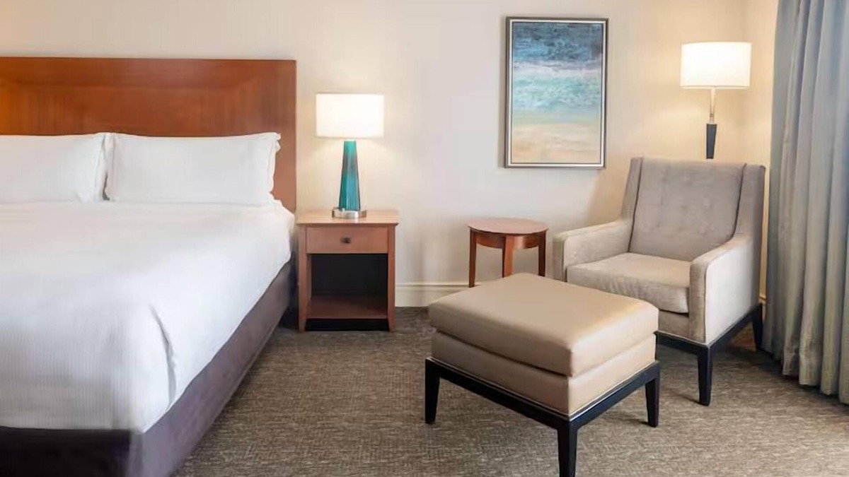 St. Petersburg - Clearwater Hotel | Stylish Getaway near Downtown | Waterfront Dining, Pool | 2 Units