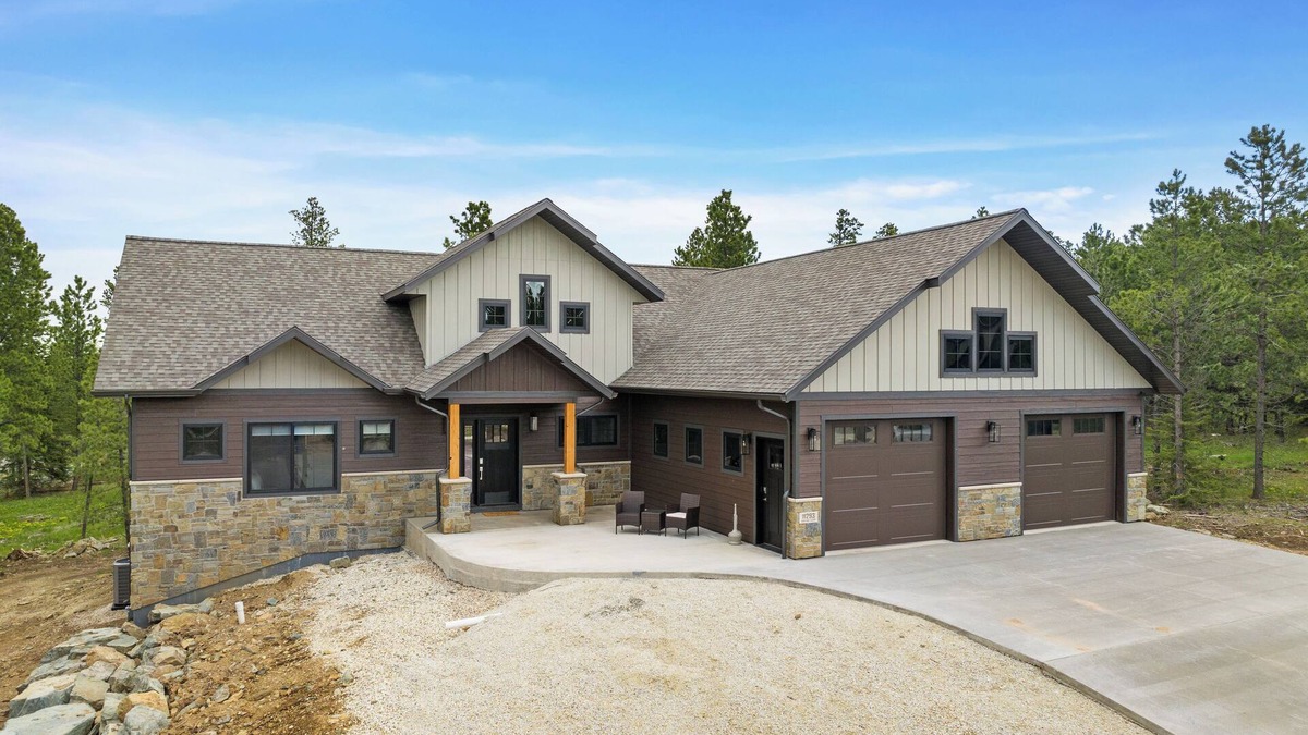 Lead House | Stylish home with hot tub, pool access, wifi and garage